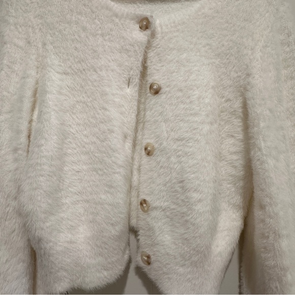 Aritzia Sunday Best Carmen Cardigan - Picture 2 of 4